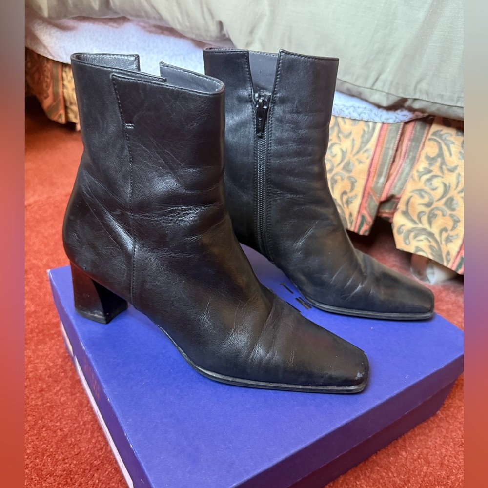 Stuart Weitzman Leather Ankle Booties Size 7
